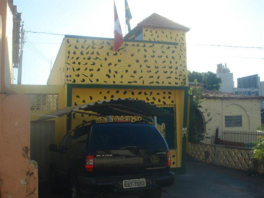 Hotel Pousada And Safari Cuiabá Kültér fotó